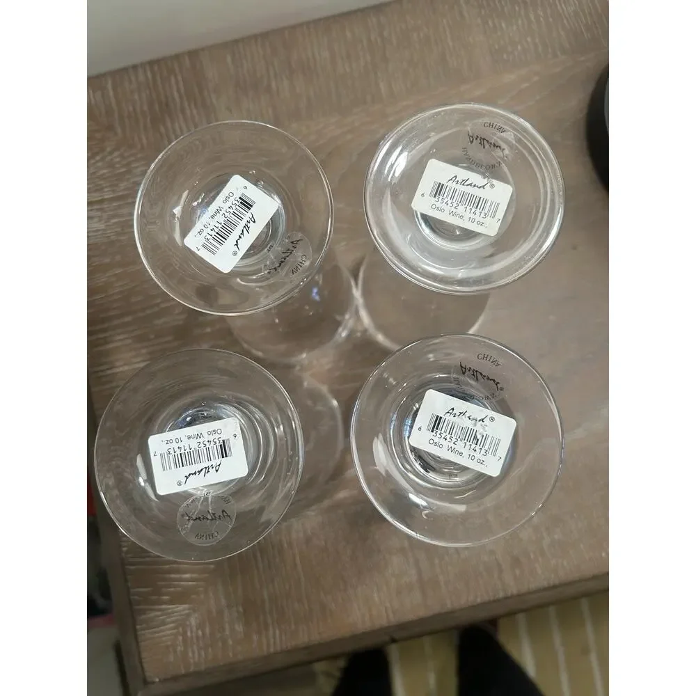 Artland Handblown Clear Glass set of 4 Oslo 10 Ounce Wine Glasses NEW Fine China